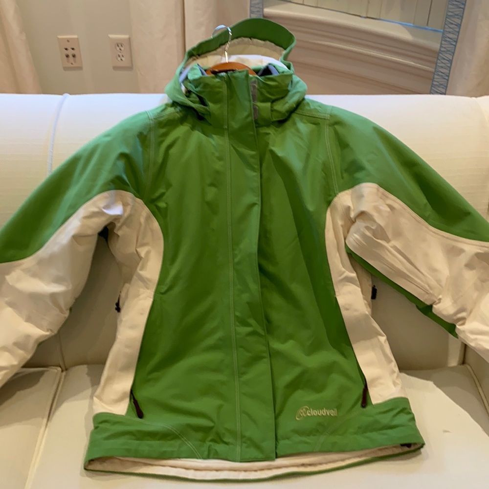 Women’s small cloud veil ski jacket spring green with off white